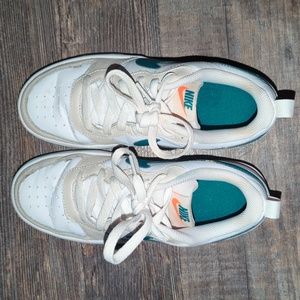 Nike Court Borough Lo 2